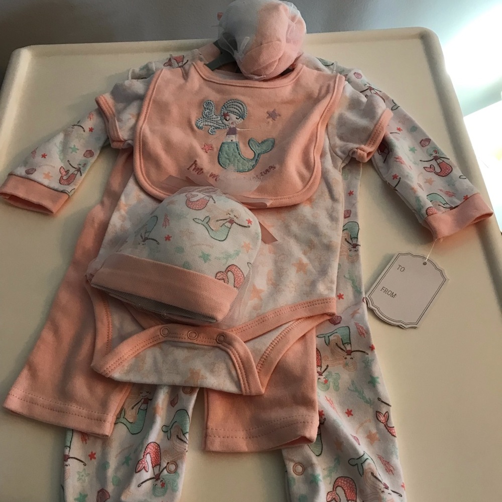 KYLE & DEENA 3-6 MONTHS 100% SOFT COTTON SET SLEEPER CAP TOP BOTTOM BIB SOCKS